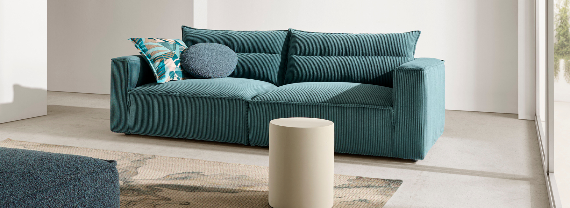 ¿Cómo combinar sofás de distinto color?