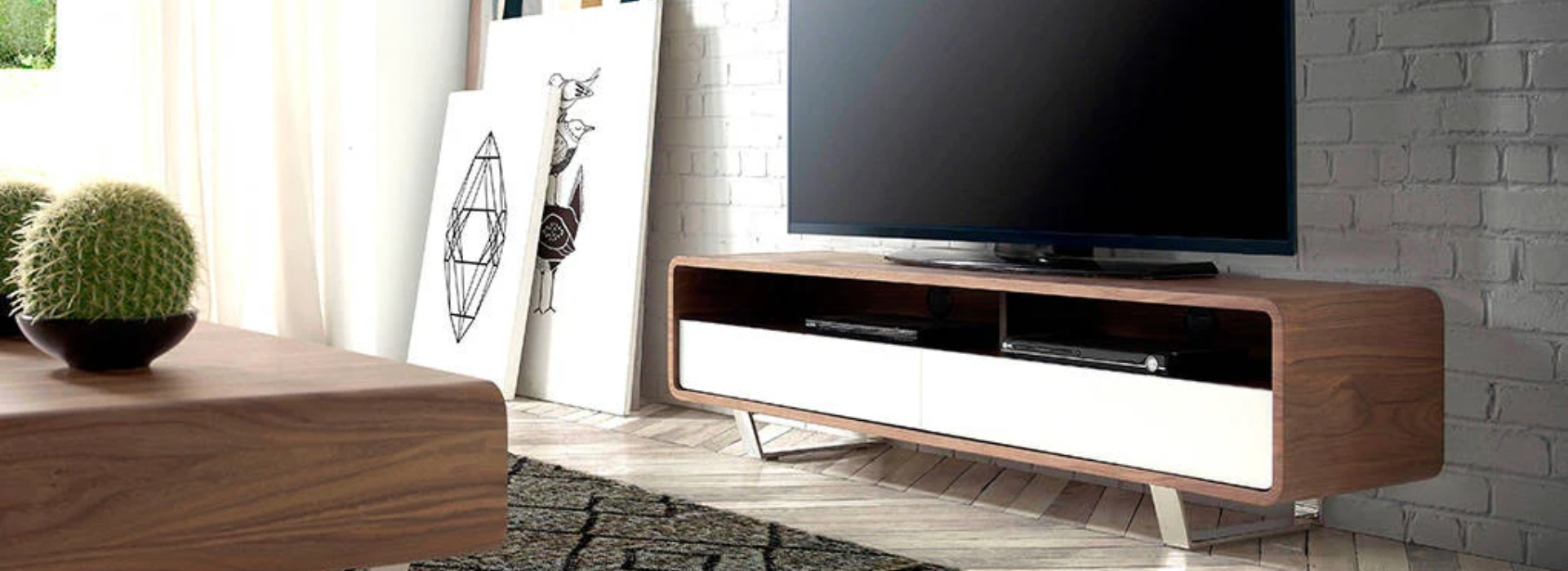 Distancia entre TV y sofá: ¿Cuál es la ideal?