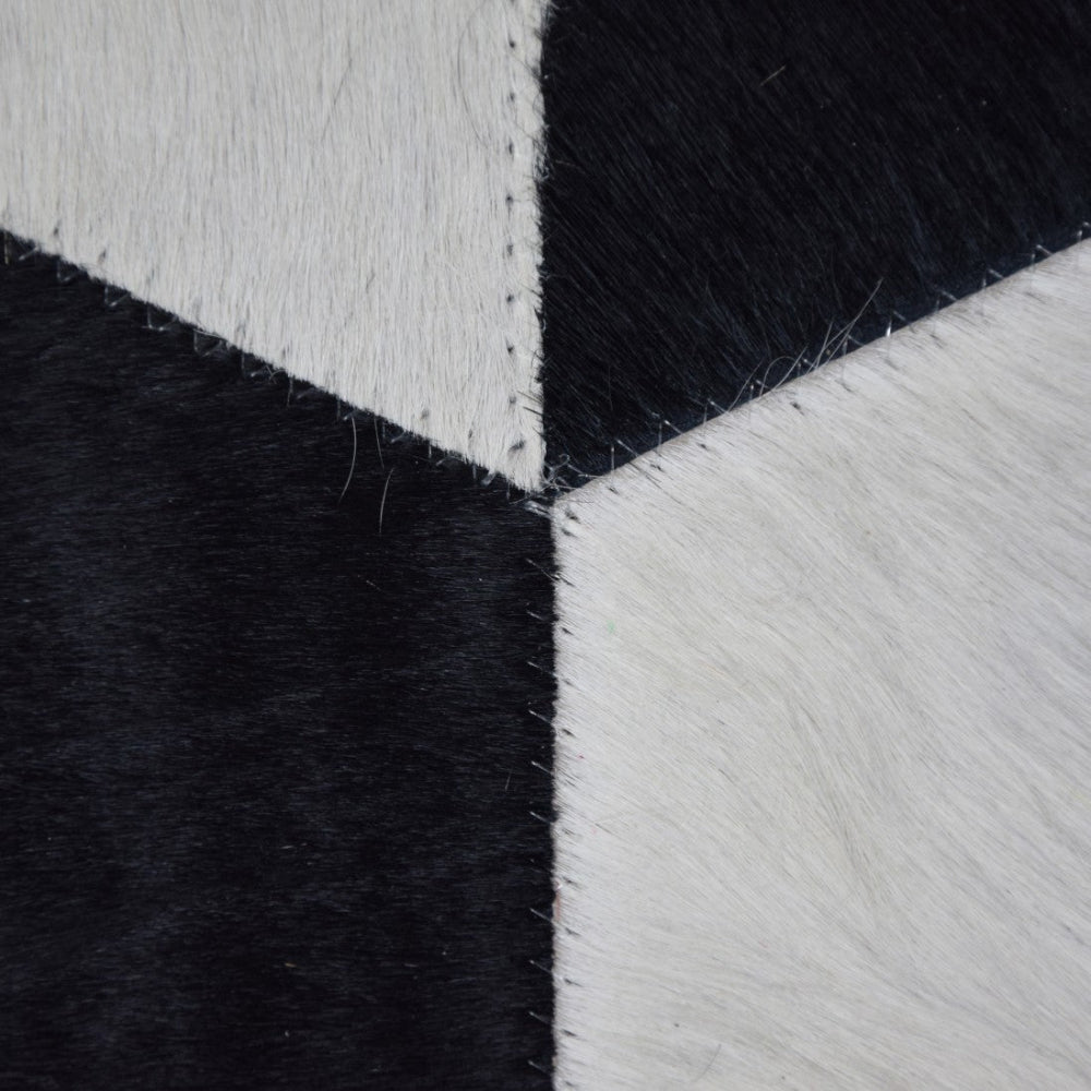 detalle de la Alfombra de diseño en piel Merengue Negro
