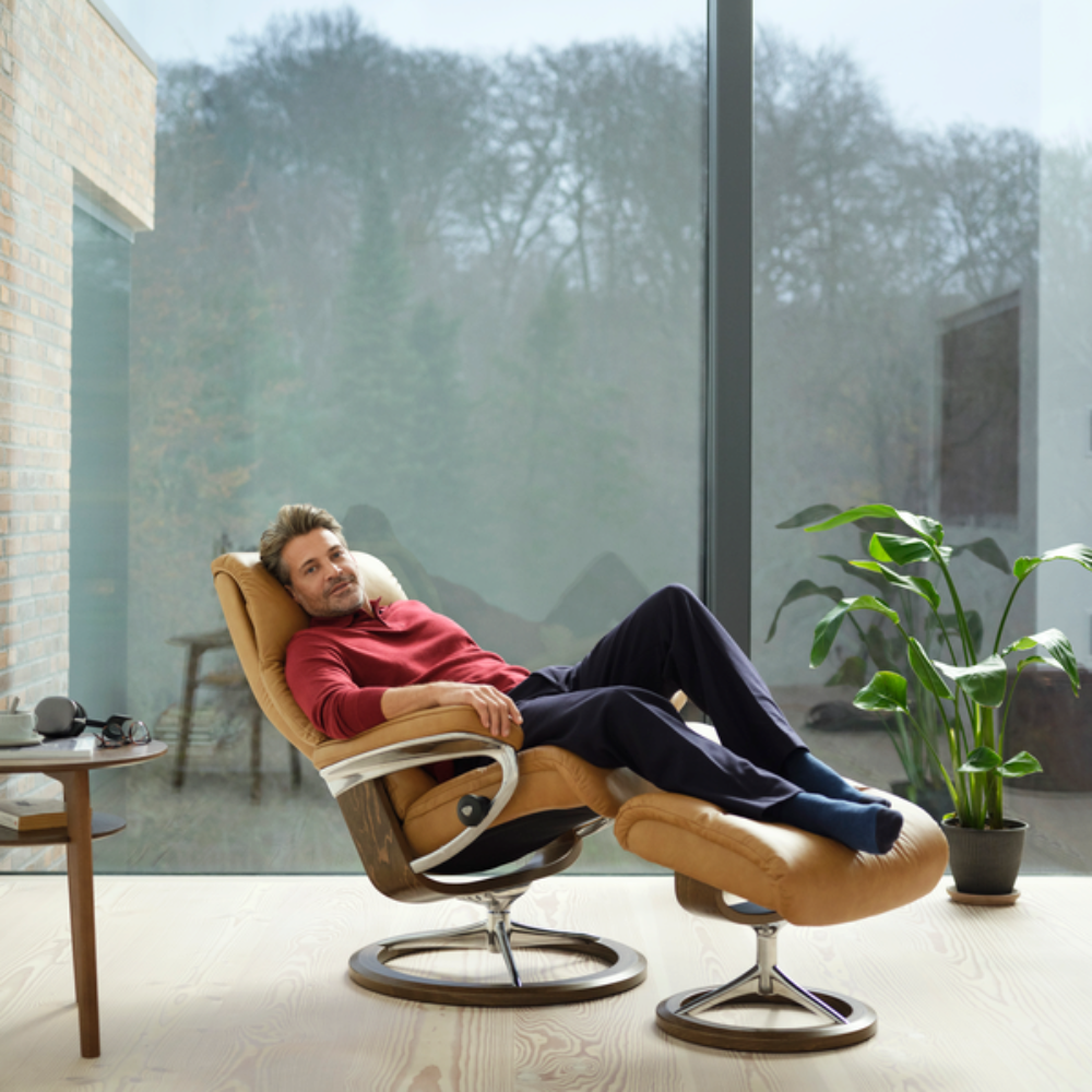 Sillón modelo VIEW Signature Chrome Plus™ System BalanceAdapt™ en piel Paloma