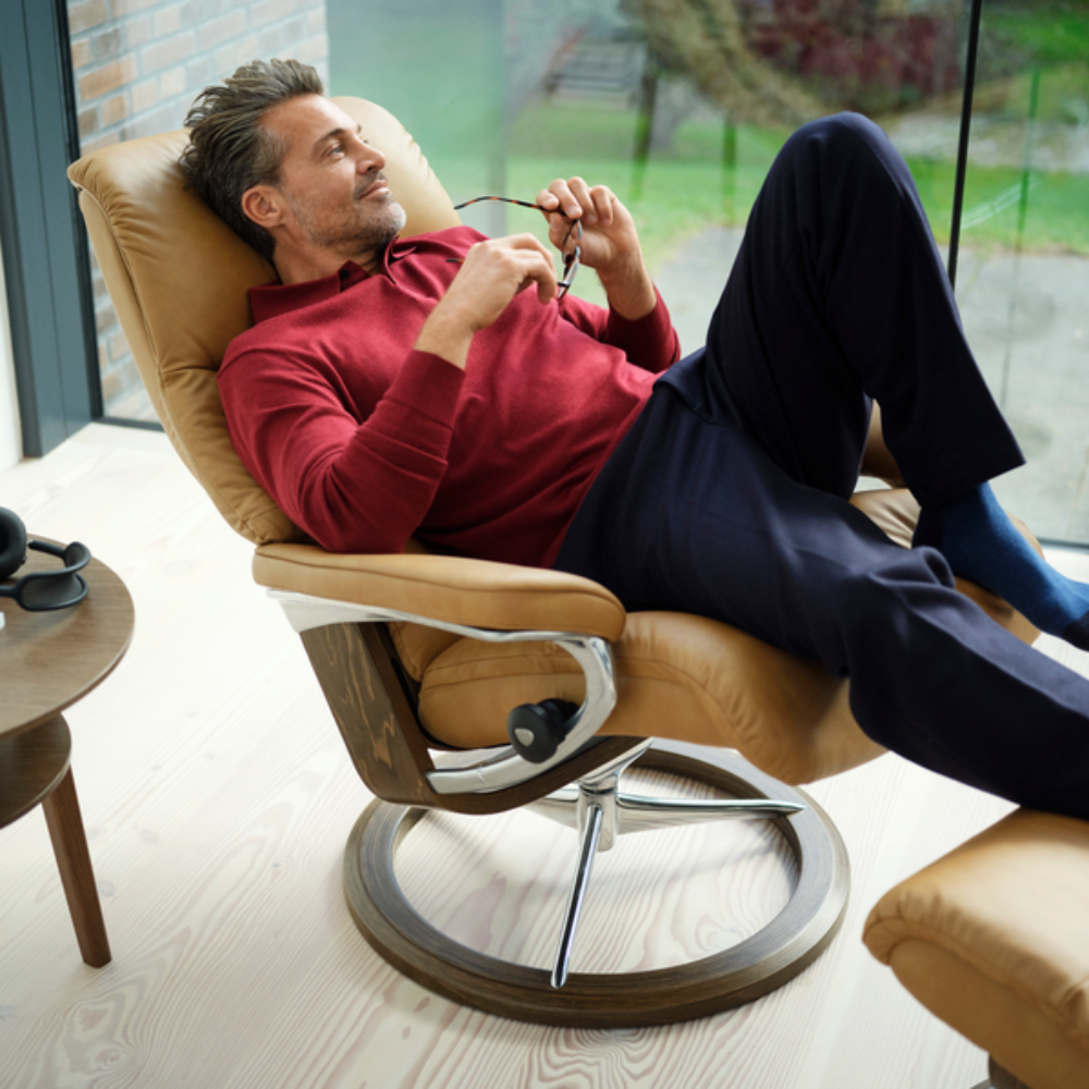Sillón modelo VIEW Signature Chrome Plus™ System BalanceAdapt™ en piel Paloma