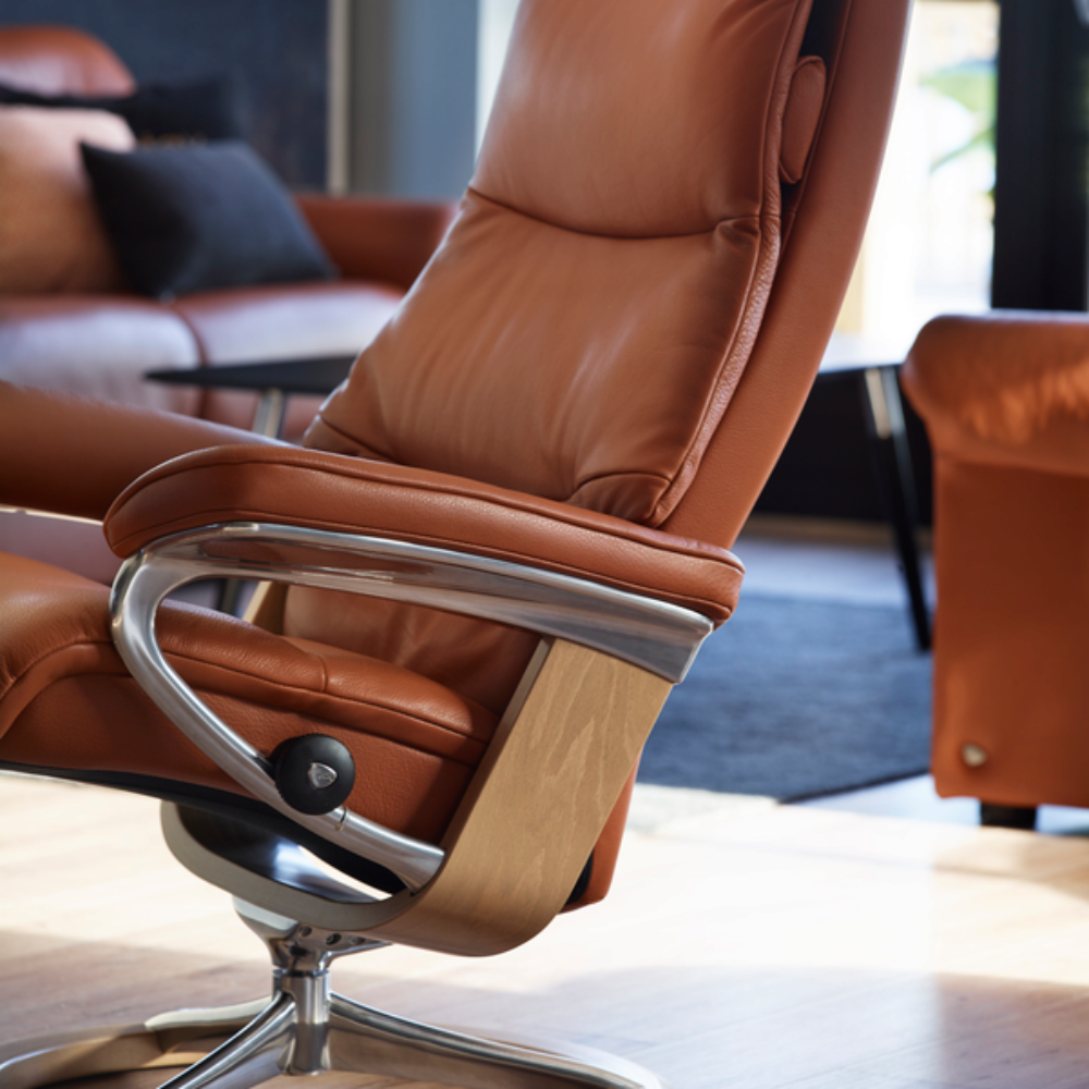 Sillón modelo VIEW Signature Chrome Plus™ System BalanceAdapt™ en piel Batick
