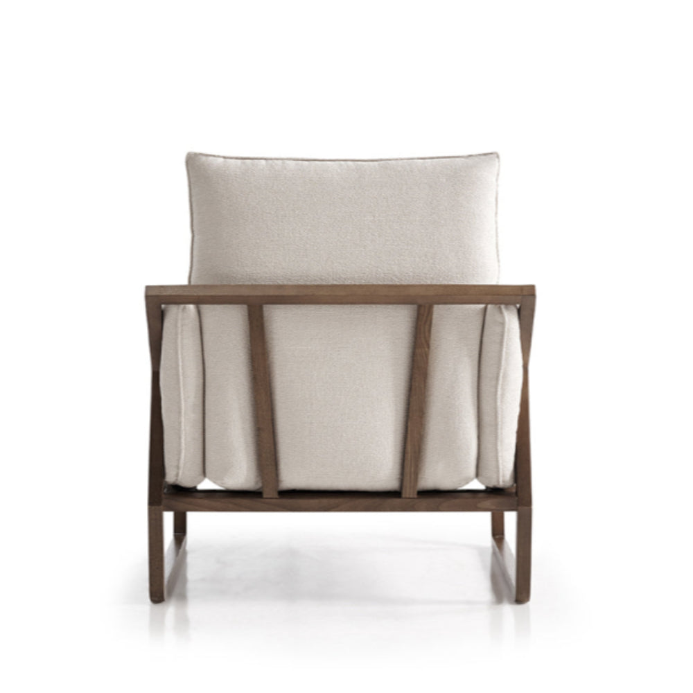 Sillón de diseño con estructura de madera modelo RIDDIM