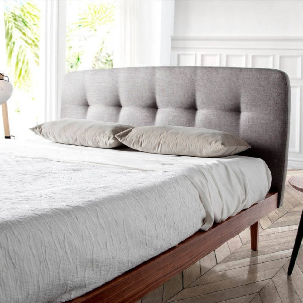 Cama tapizada con estructura madera1 ELECP172