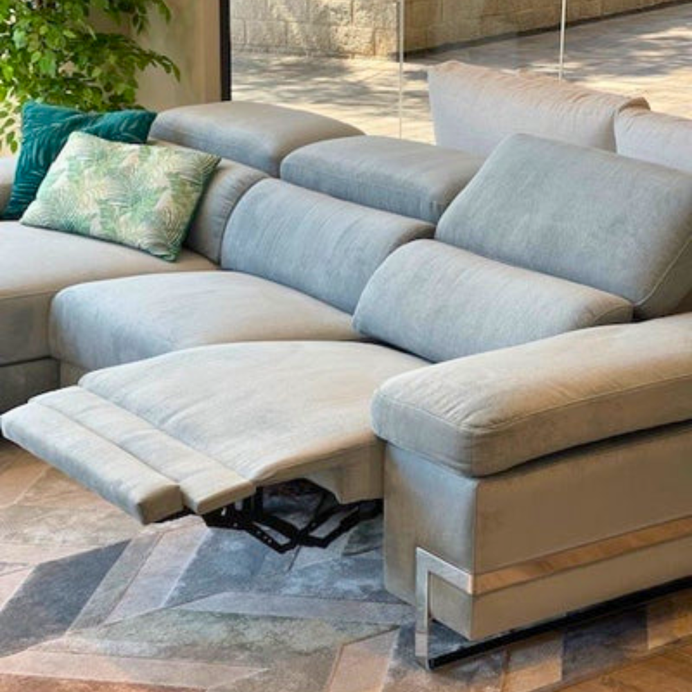 Chaiselongue modelo ACAPULCO con 2 asientos relax motorizados en tela Aquaclean