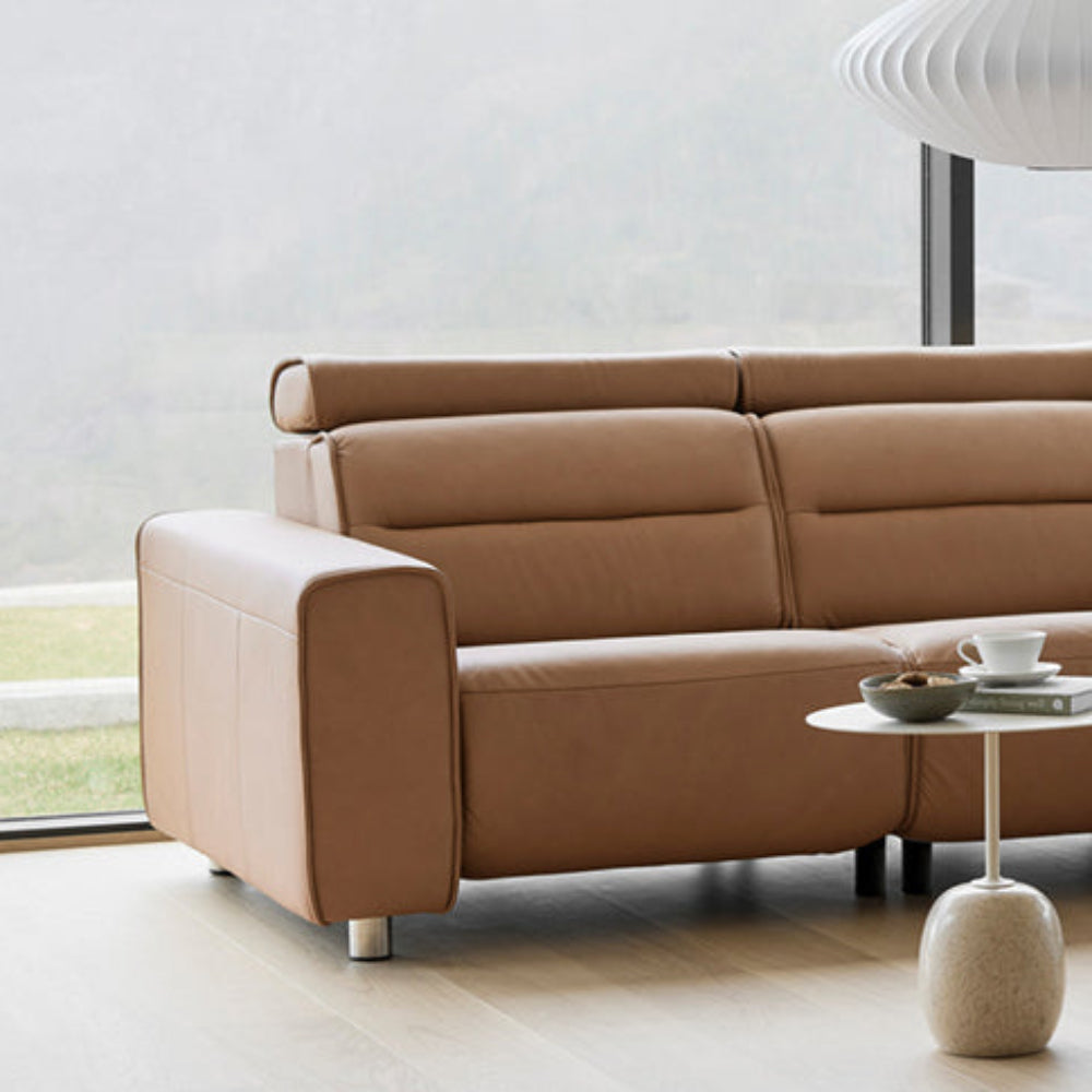 Sofá 2 plazas modelo EMILY Stressless® Power™ Brazo Ancho piel Paloma