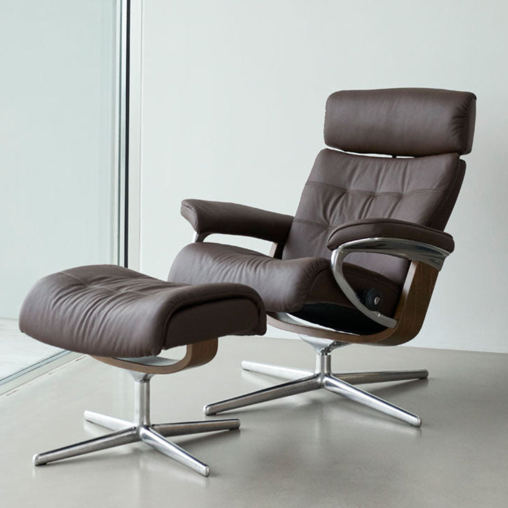 Sillon STRESSLESS modelo ERIK con pie CROSS en piel Paloma con Pouf