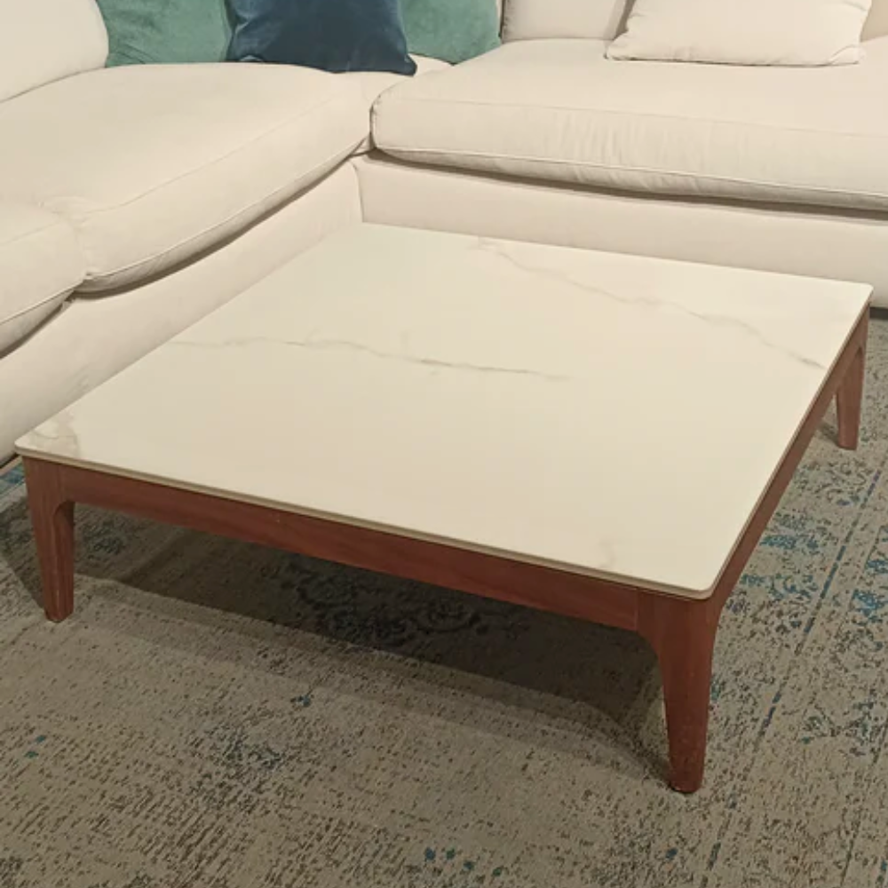 Mesa centro Chapada en Nogal con Tapa de Cristal