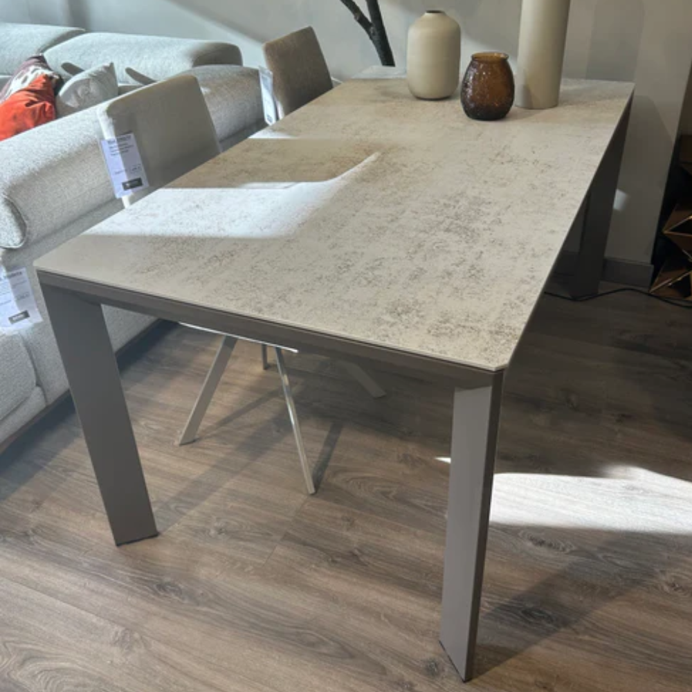 Mesa comedor de diseño extensible RTRBN