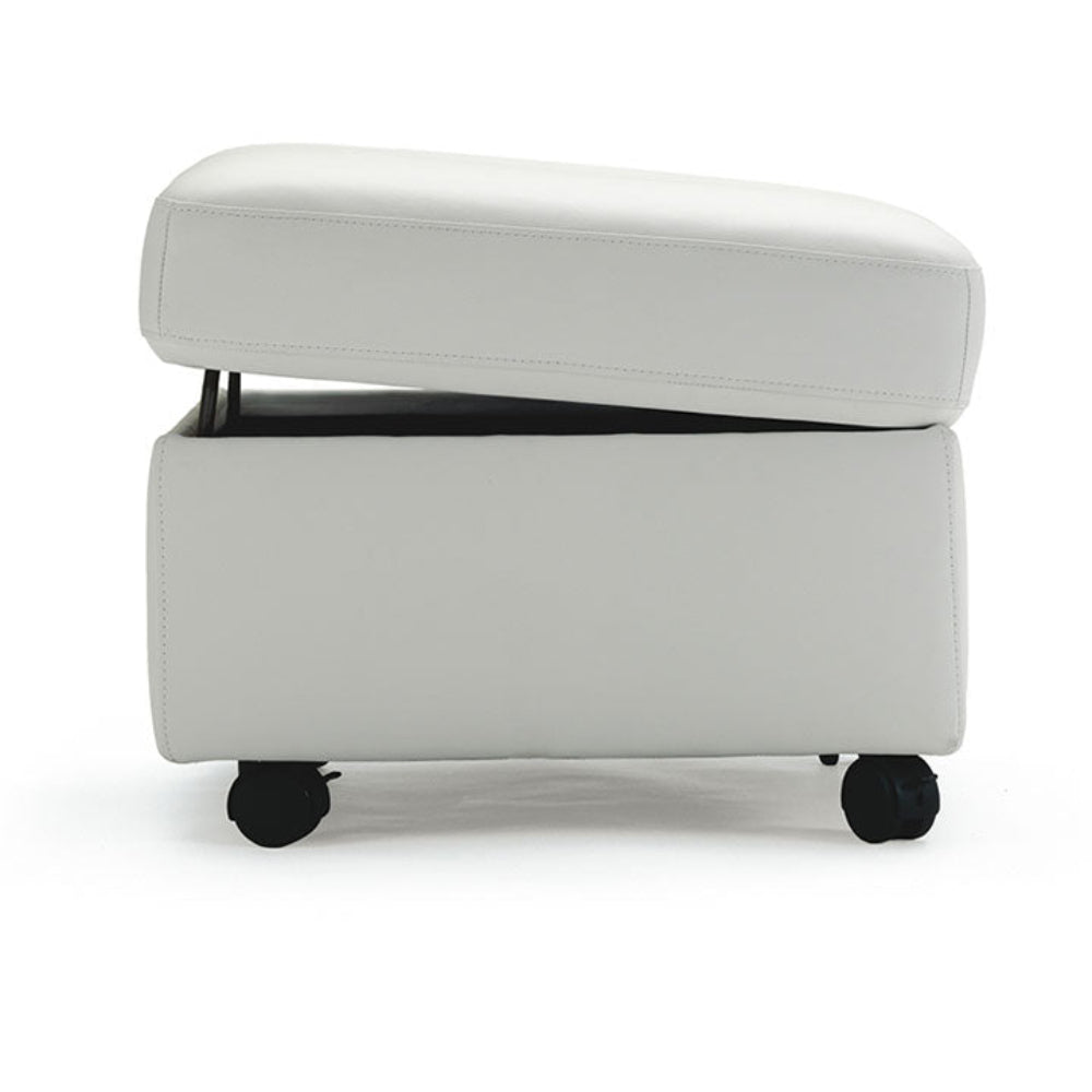 Pouf modelo Ottoman MODERN de Stressless® con ruedas Tapizado piel Paloma
