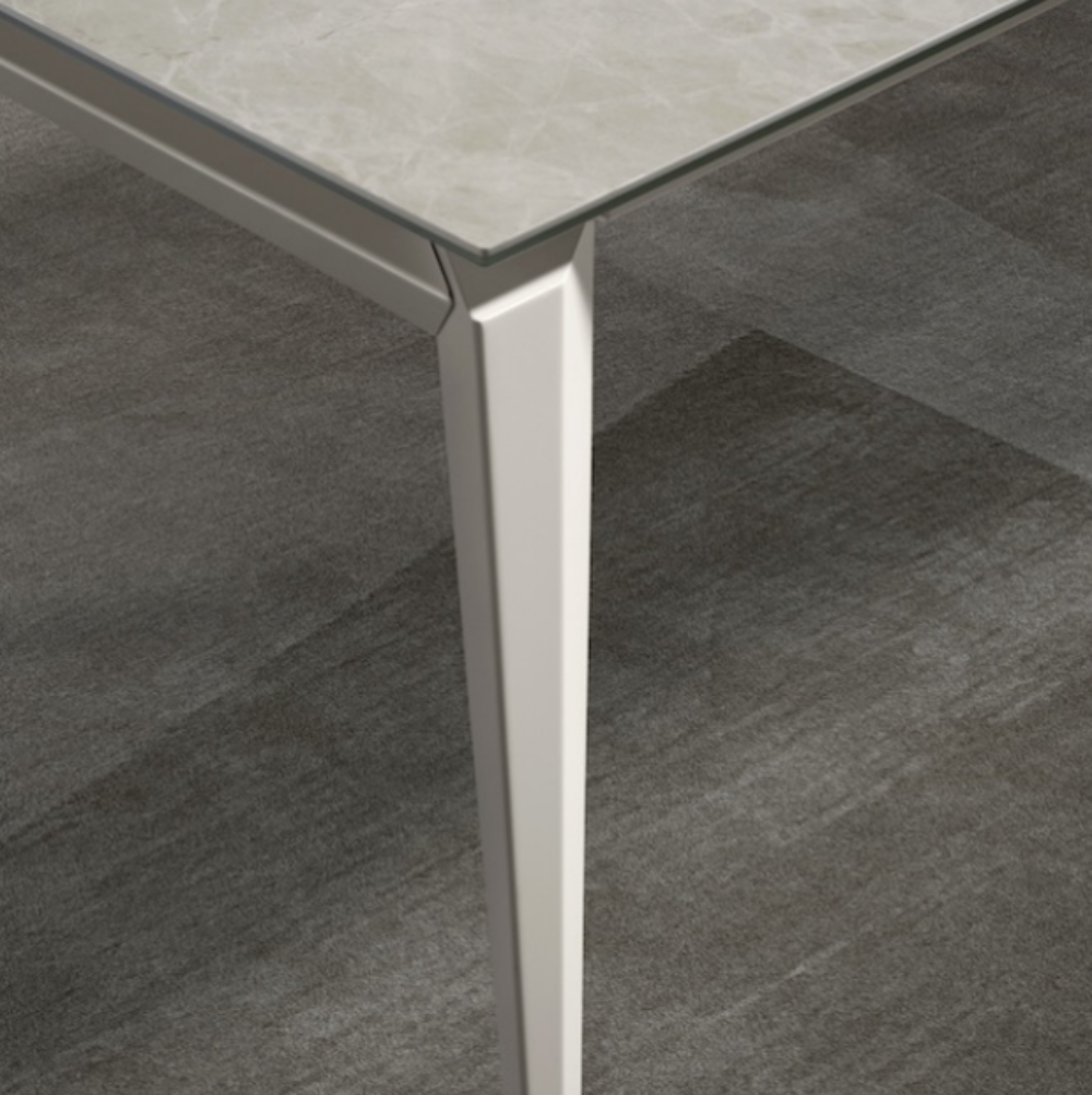 Mesa comedor de diseño modelo RTCNC