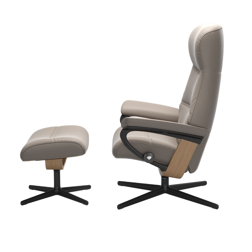 Sillón modelo PHILIP Cross Plus™ System BalanceAdapt™ de Stressless en piel Paloma Pie black