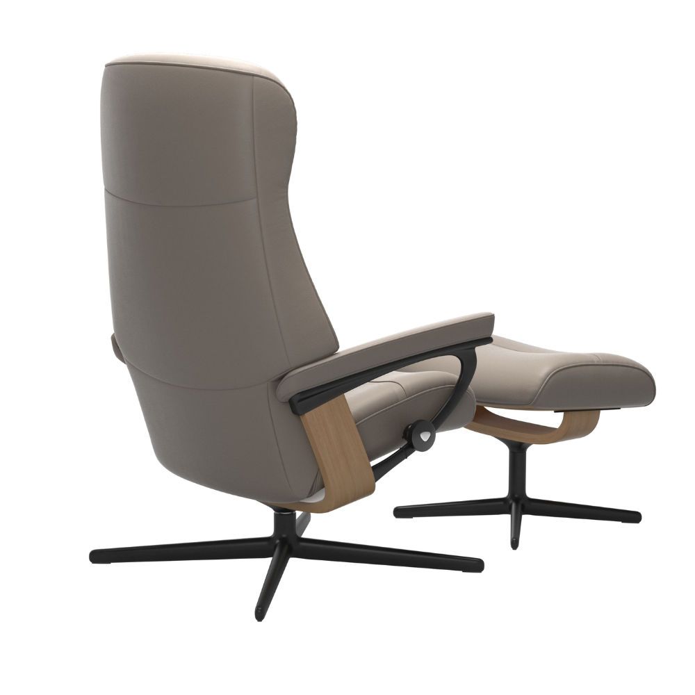 Sillón modelo PHILIP Cross Plus™ System BalanceAdapt™ de Stressless en piel Paloma Pie black