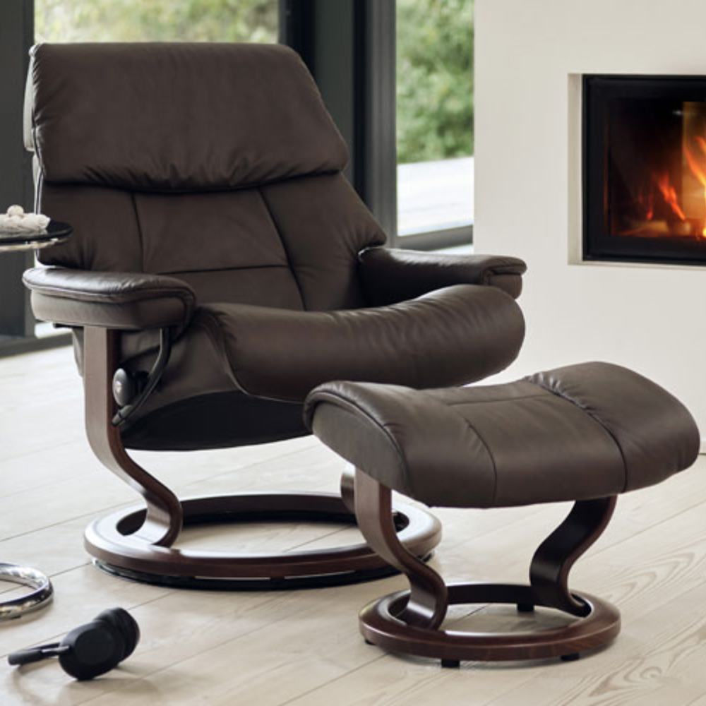 Sillón Stressless modelo Ruby Pie Classic con pouf
