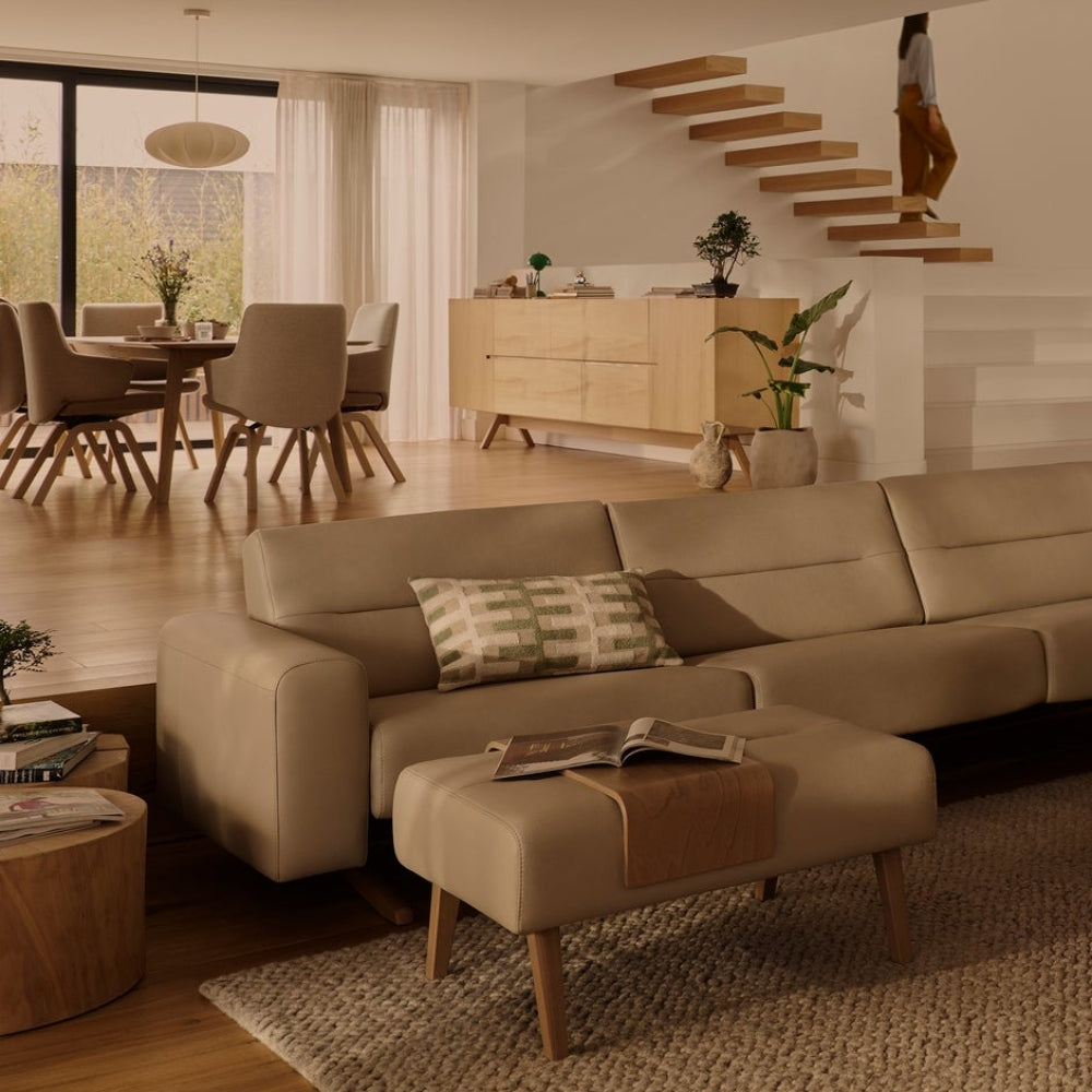 StresslessStellaS1 3.5C2.5 Velaro Light Grey Oak 1 Disponible en nuestras tiendas de diseño Sidivani en Madrid y en nuestra web
