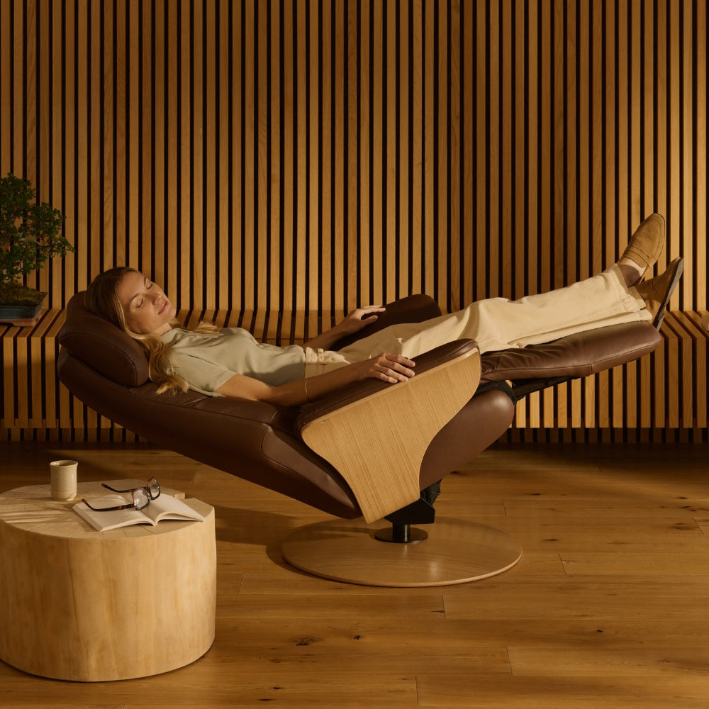 Sillón Stressless modelo ADAM Plus™ System Power™ Pie Disc Piel Paloma