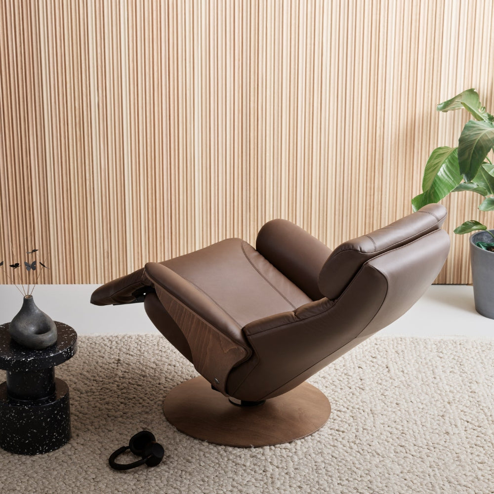 Sillón Stressless modelo ADAM Plus™ System Power™ Pie Disc Piel Paloma