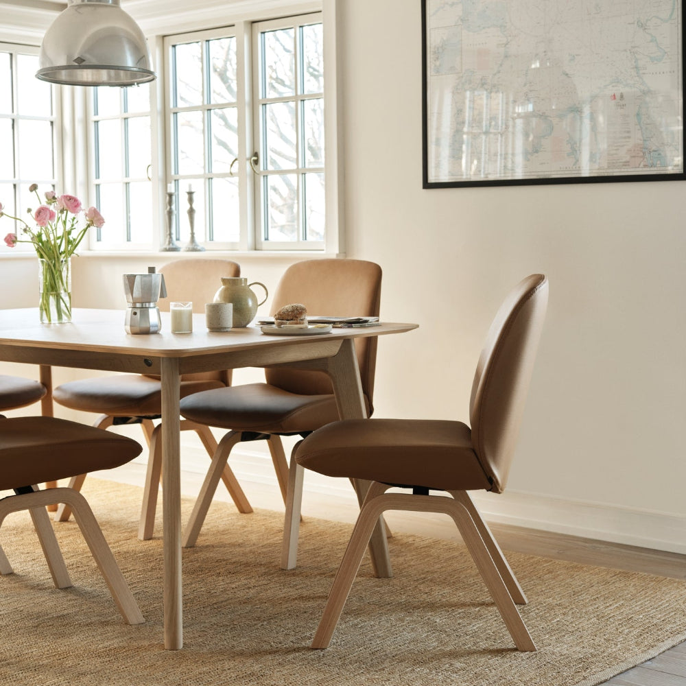 Silla de comedor Stressless® modelo BAY D200 sin brazos Pie de Madera
