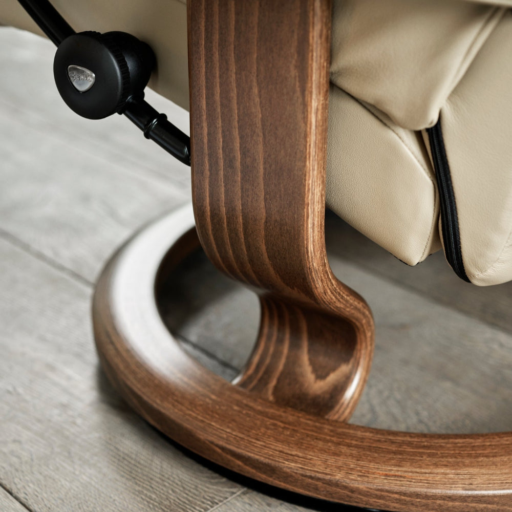 Sillon modelo CONSUL Classic Plus™ System de Stressless en piel Batick