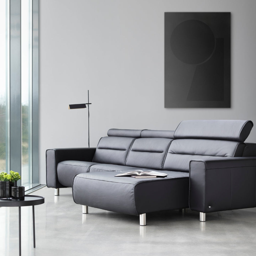 Sofá chaiselongue (L) Long Seat modelo EMILY Stressless® Power™ Brazo Ancho piel Paloma