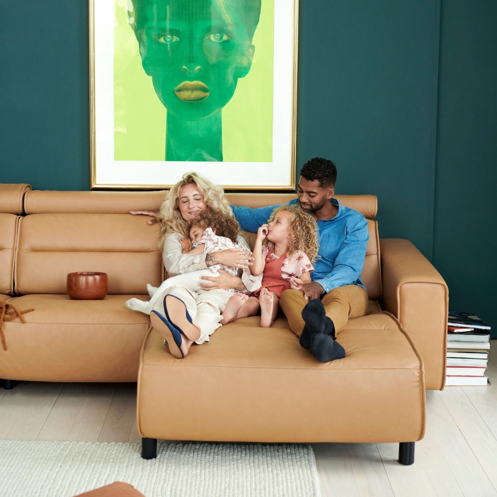 Sofá chaiselongue (M) Long Seat modelo EMILY Stressless® Power™ Brazo Ancho piel Paloma
