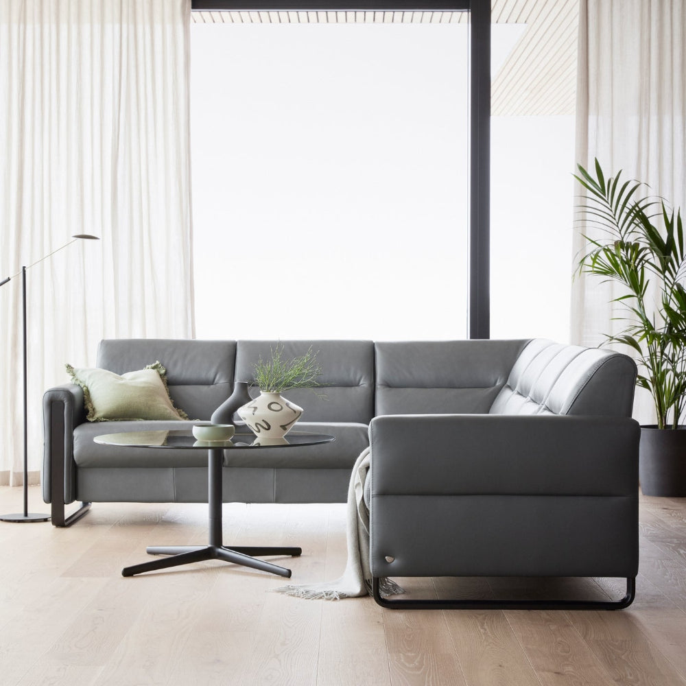 Sofá 2 plazas modelo FIONA Stressless® Comfort Zones™ Brazo WOOD piel Paloma