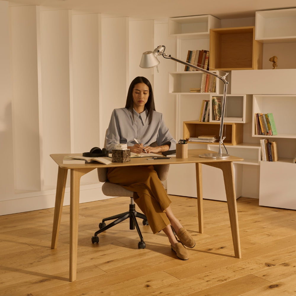 Sillón giratorio Stressless® modelo LAUREL respaldo bajo con brazos Home Office