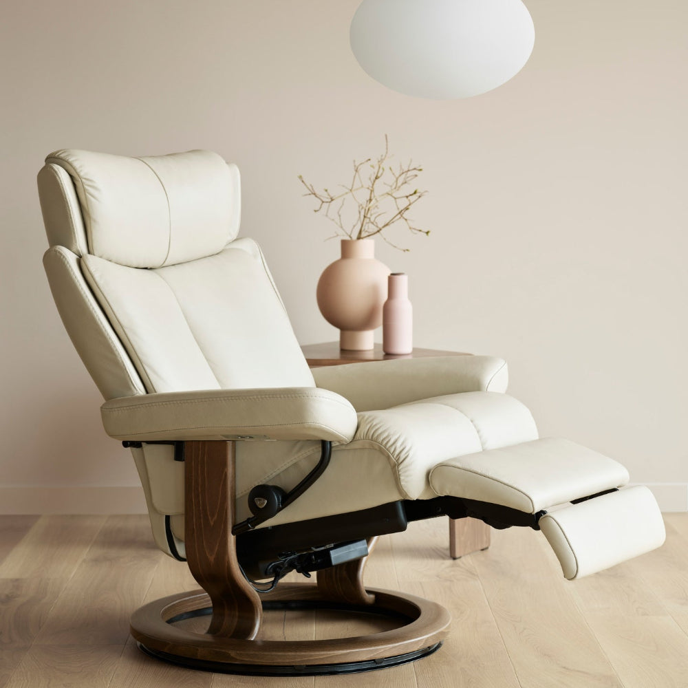 Sillón modelo MAGIC Classic Power™ Plus™ System Power™ de Stressless piel Batick