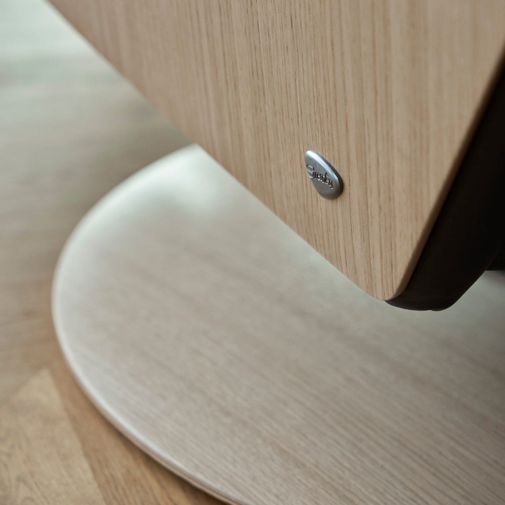 Sillón modelo SAM WOOD Pie Disc Plus™ System Power™ con calefacción piel Batick