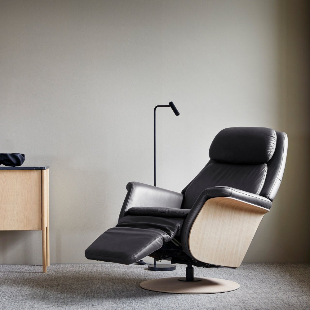 Sillón modelo SAM WOOD Pie Disc Plus™ System Power™ con calefacción piel Batick