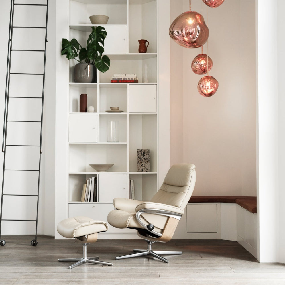 Sillón modelo SUNRISE Cross Plus™ System BalanceAdapt™ de Stressless en piel Paloma