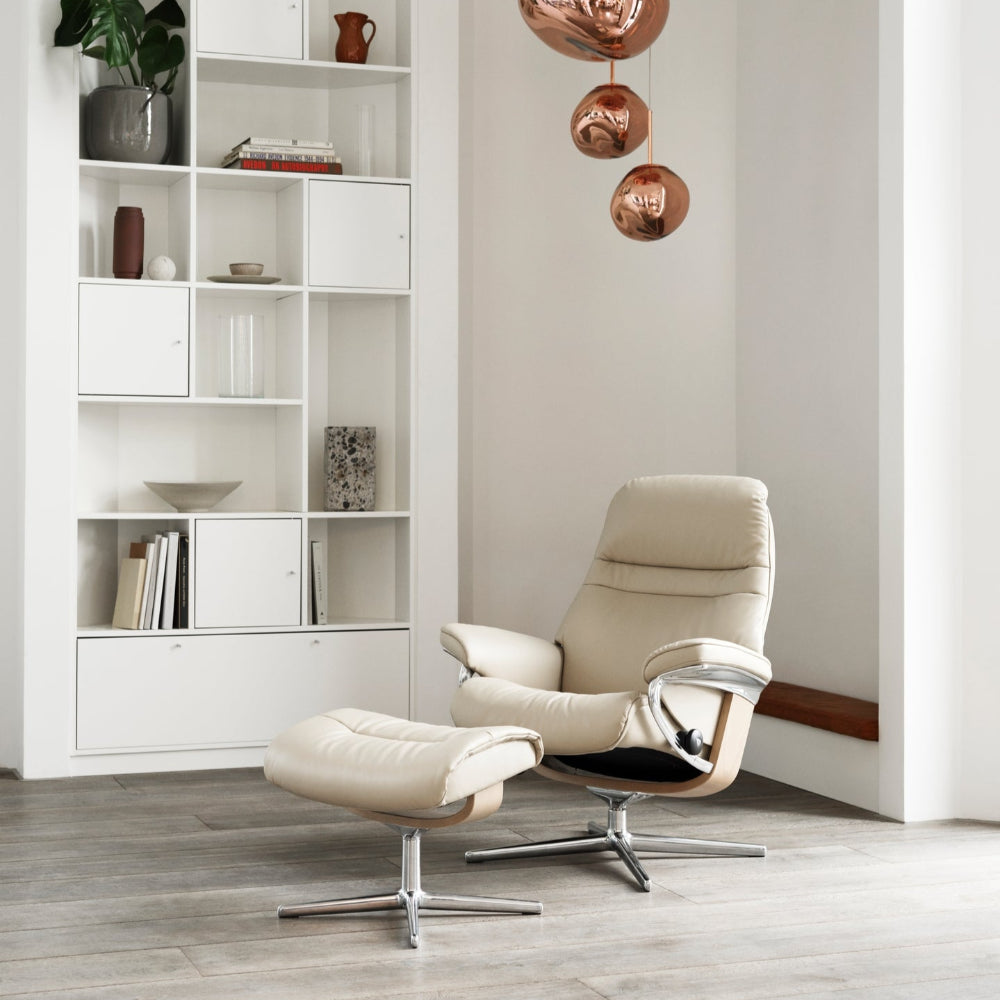 Sillón modelo SUNRISE Cross Plus™ System BalanceAdapt™ de Stressless en piel Paloma