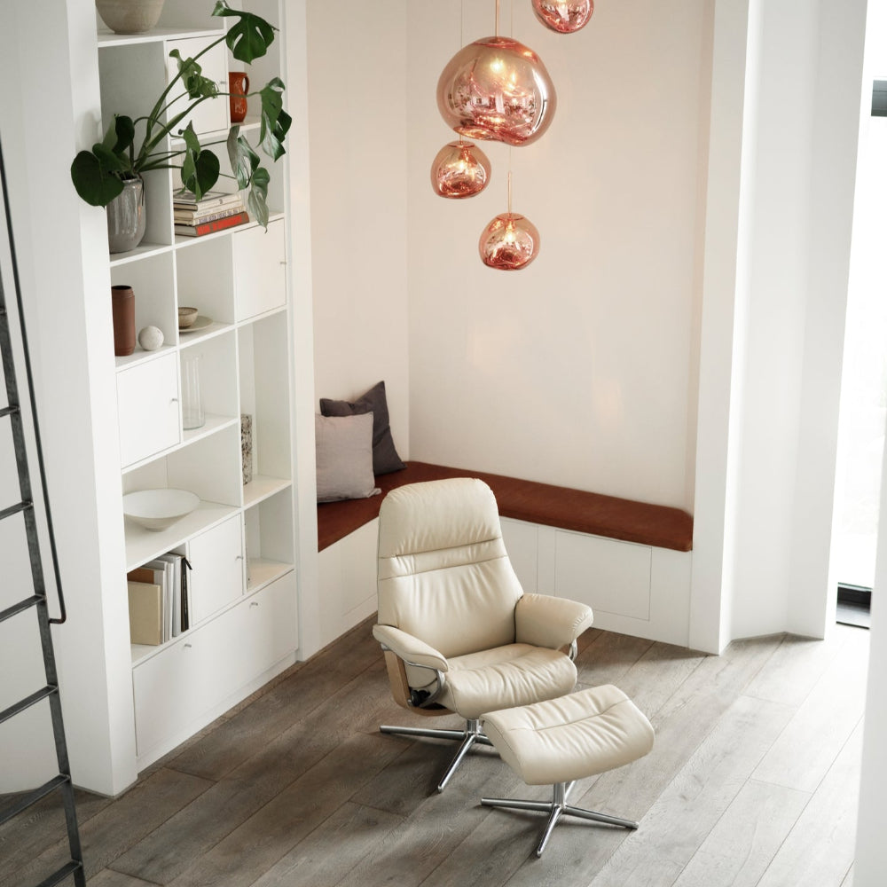 Sillón modelo SUNRISE Cross Plus™ System BalanceAdapt™ de Stressless en piel Paloma