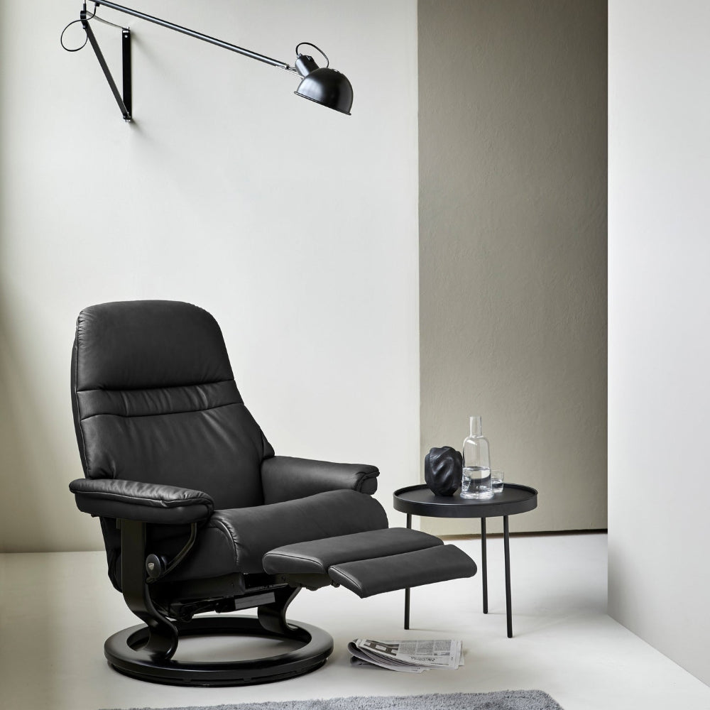 Sillón modelo SUNRISE Classic Power™ Plus™ System Power™ de Stressless piel Paloma