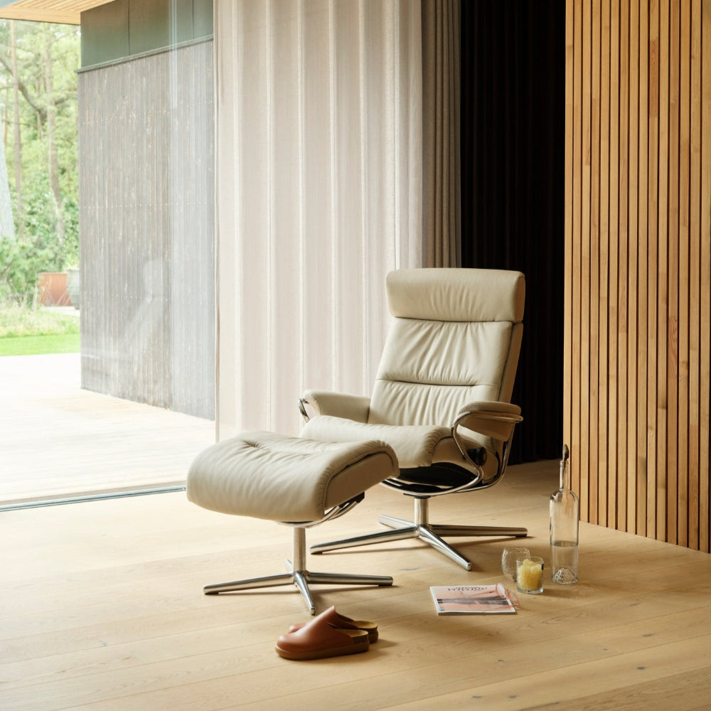 Sillón de Stressless® modelo TOKYO Pie Cross base Plus™ System BalanceAdapt™ piel Paloma