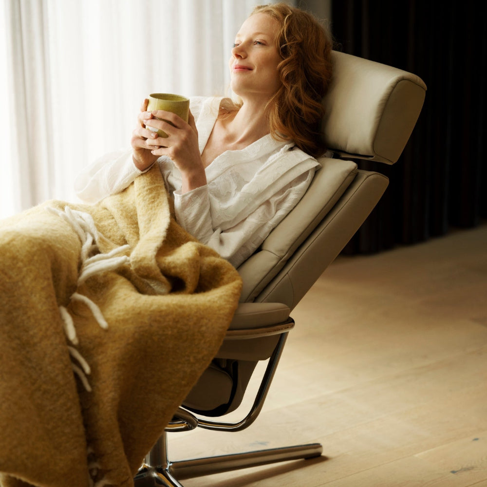 Sillón de Stressless® modelo TOKYO Pie Cross base Plus™ System BalanceAdapt™ piel Paloma