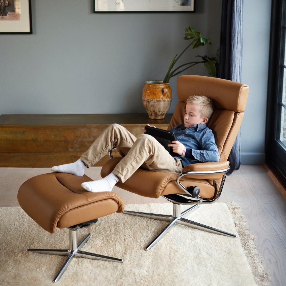Sillón de Stressless® modelo TOKYO Pie Cross base Plus™ System BalanceAdapt™ piel Batick