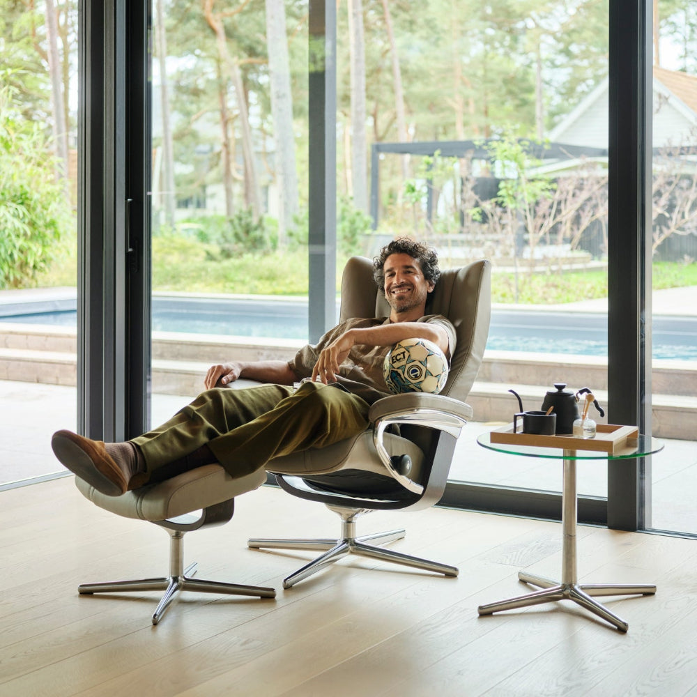 Sillón modelo WING Cross Plus™ System BalanceAdapt™ de Stressless en piel Batick