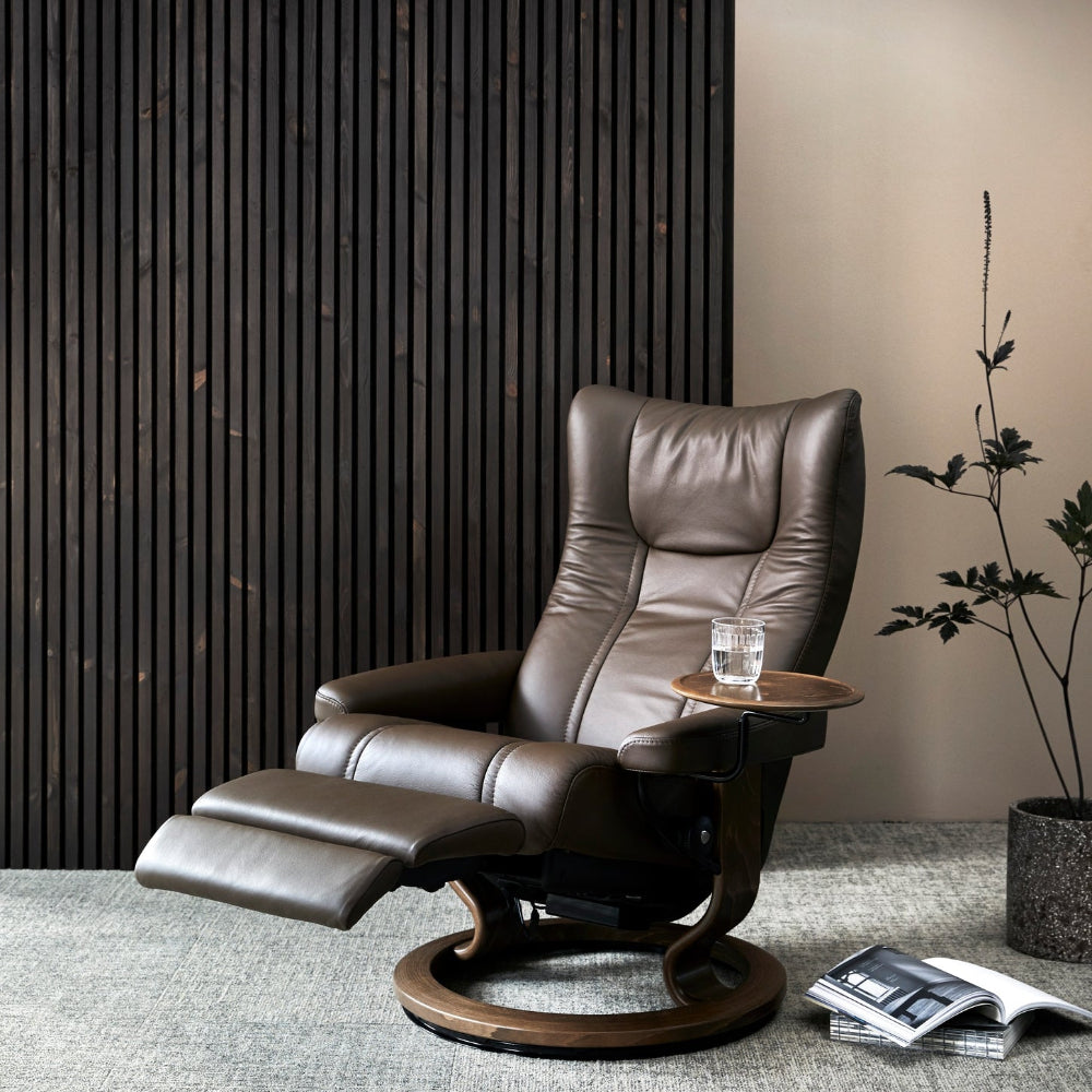 Sillón modelo WING Classic Power™ Plus™ System Power™ de Stressless piel Paloma