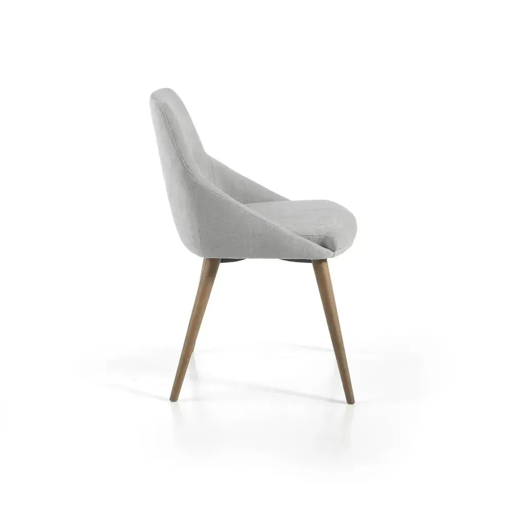 Silla de diseño patas madera