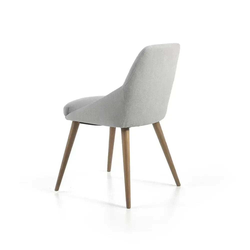 Silla de diseño patas madera