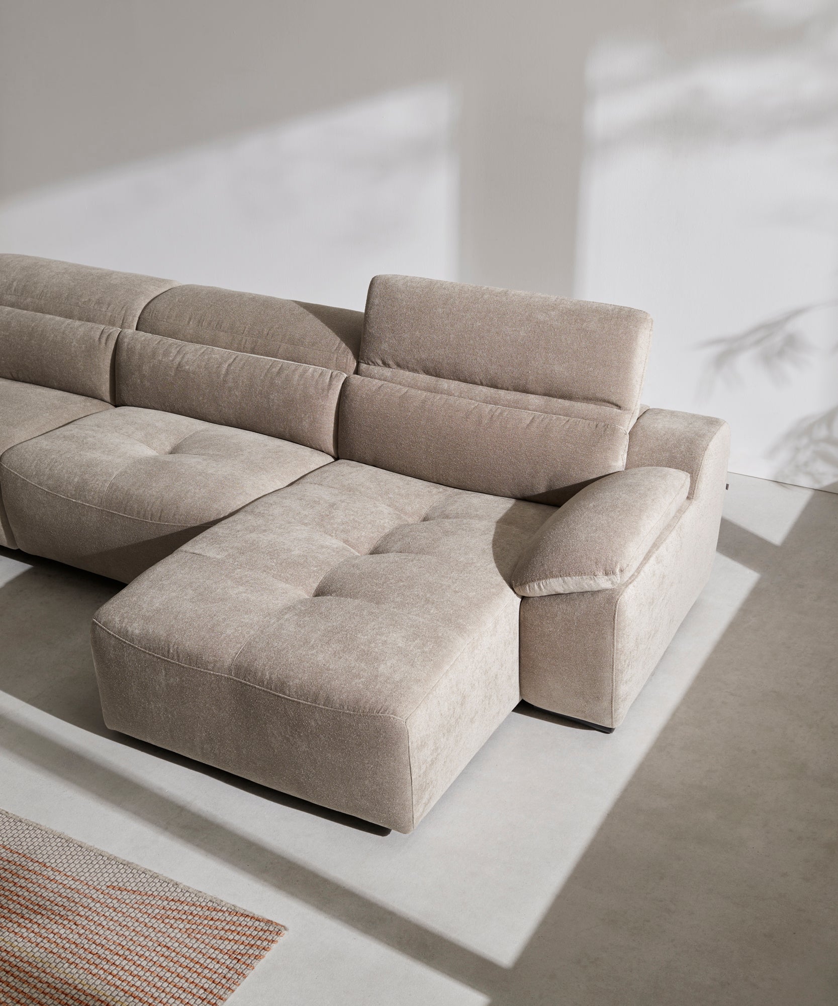 Chaiselongue BOSSANOVA con asientos relax y brazo almohada Tapizado Crevin