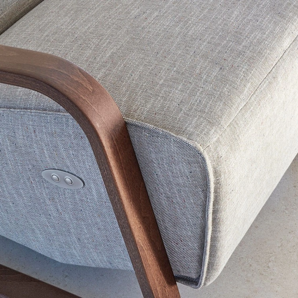 detalle de la Butaca relax con reposapiés eléctrico modelo KISA