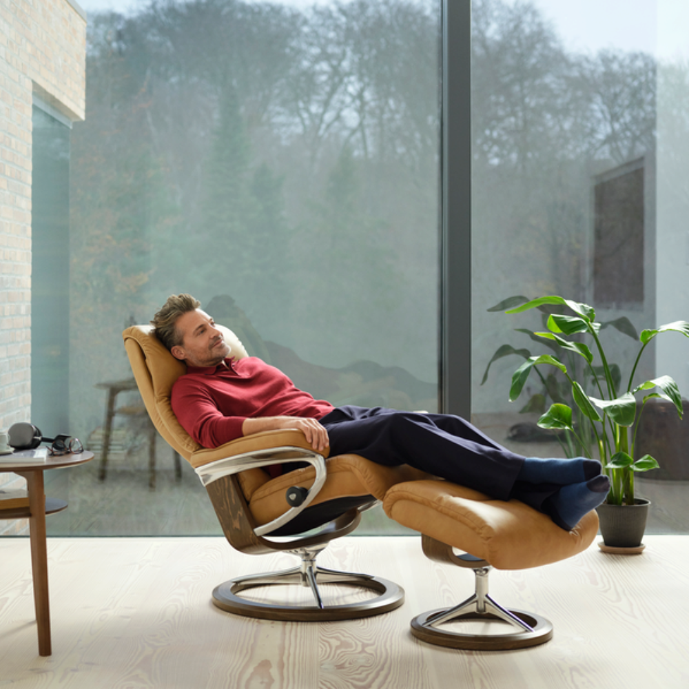 Sillón modelo VIEW Signature Chrome Plus™ System BalanceAdapt™ en piel Paloma