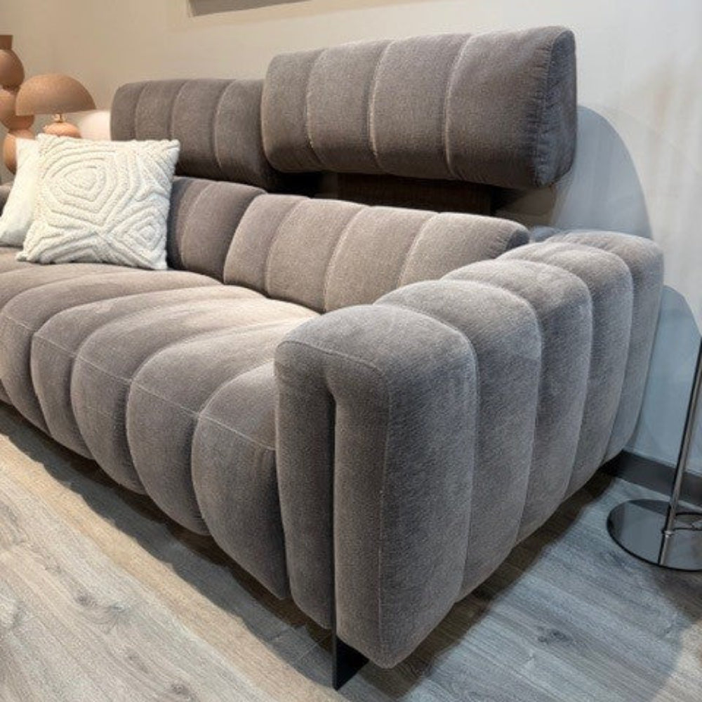 Sofá relax de diseño modelo HAMPTON con cabezal eléctrico ajustable