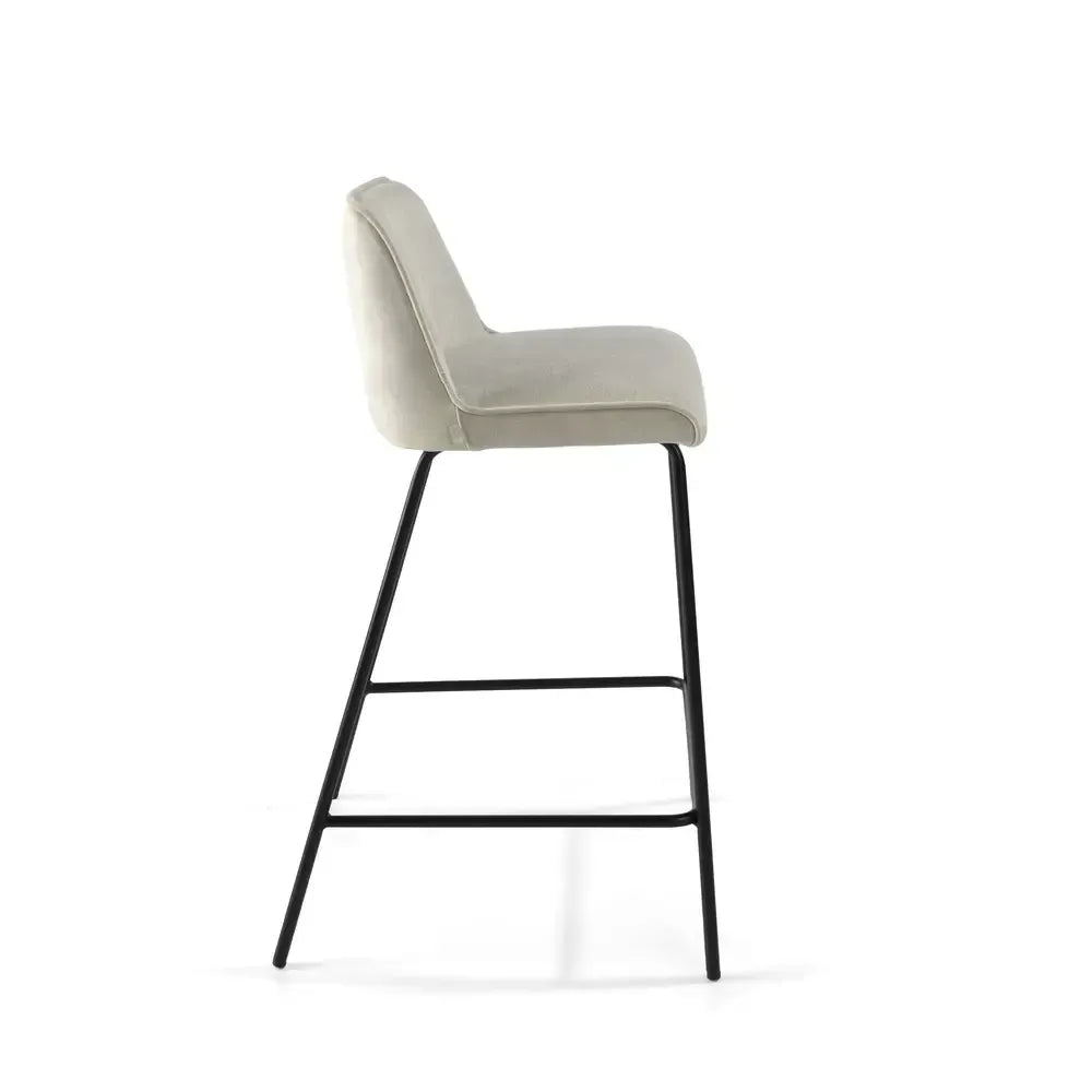 Taburete de diseño estructura metal negro