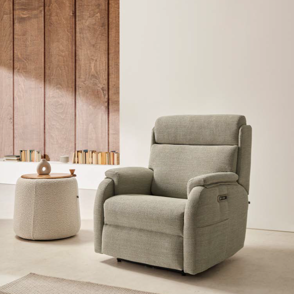 Butaca relax con cabezal eléctrico ajustable modelo MADRID tapizado Aquaclean