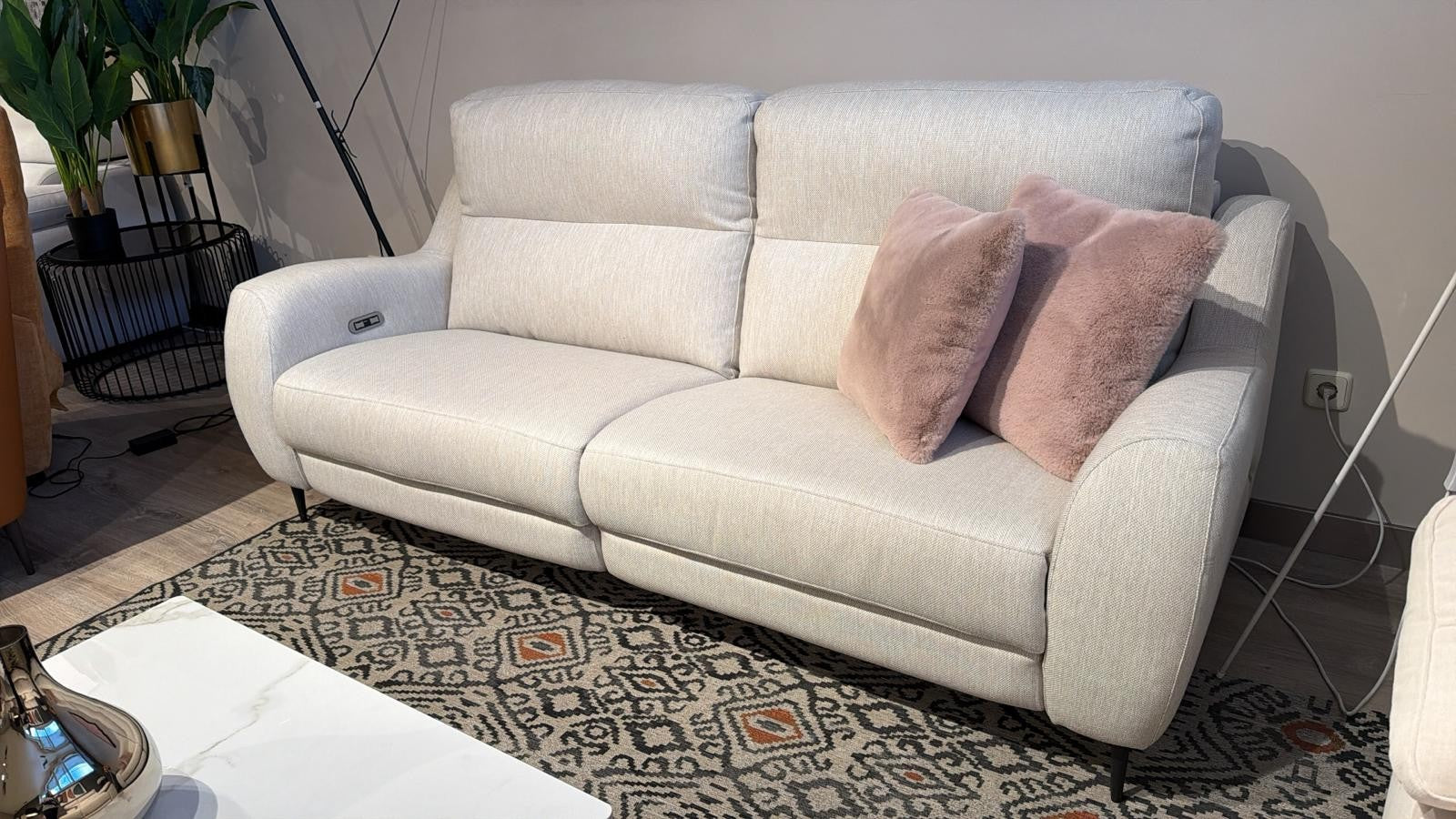 Sofá de diseño con mecanismo relax Gravity modelo MISSURI