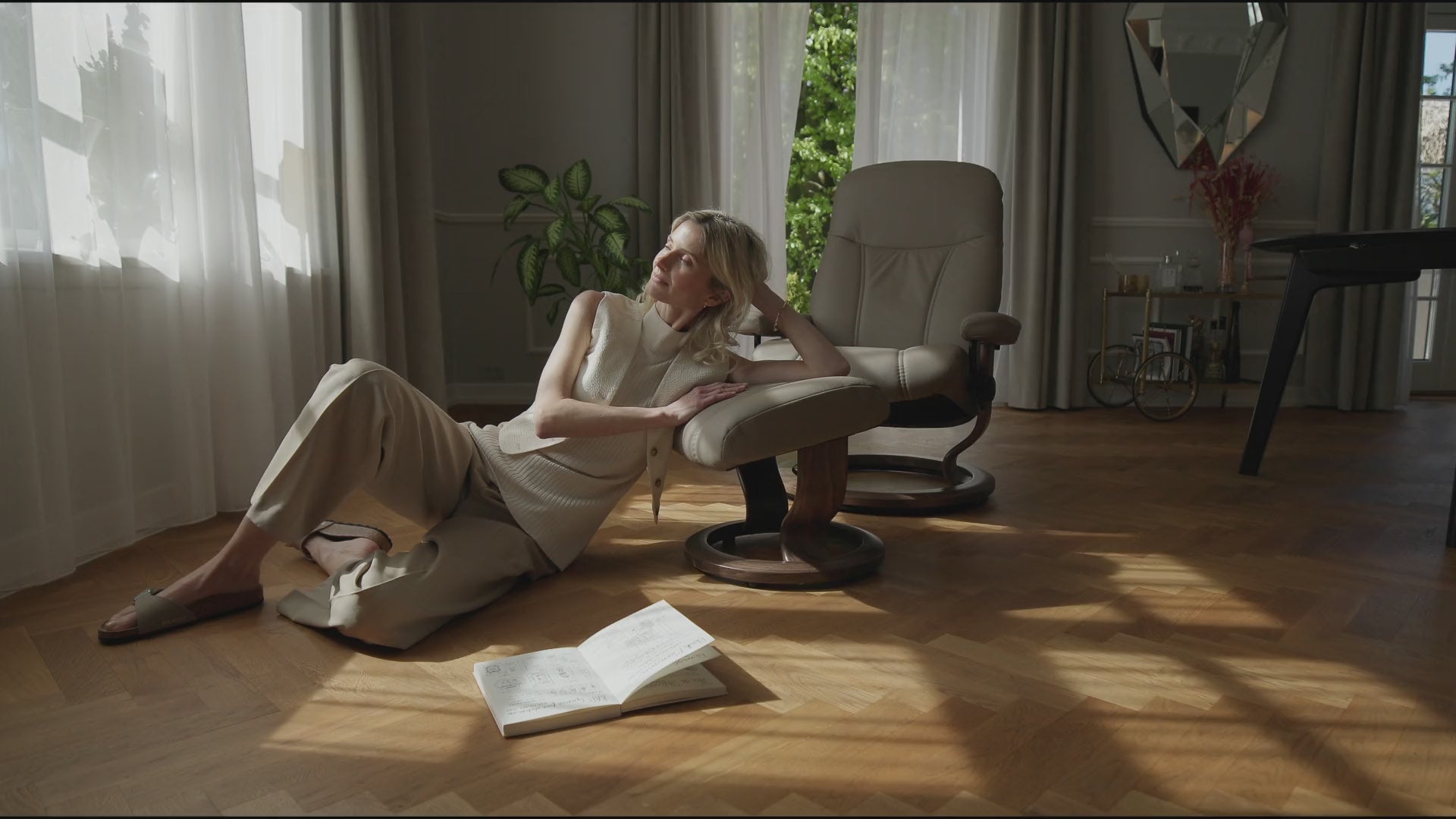 video del sillon consul de stressless