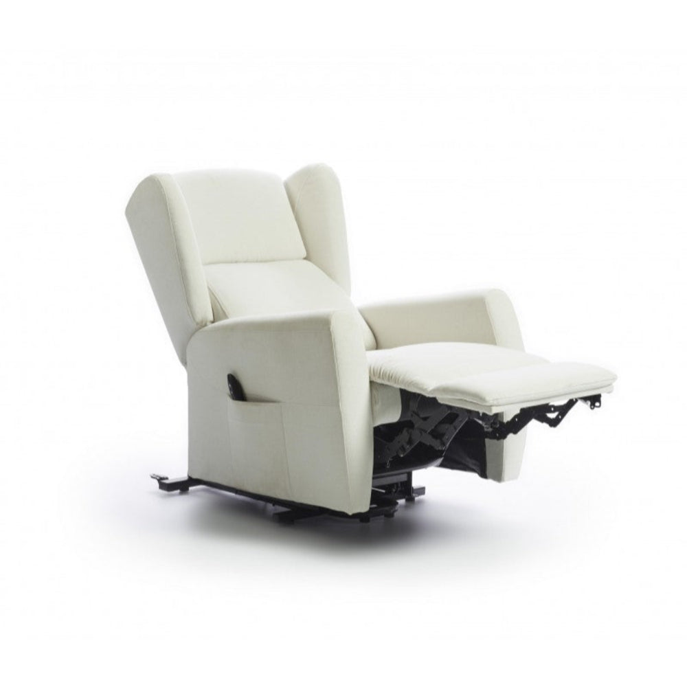 sillon modelo idol disponible en sidivani con el reposapies abierto